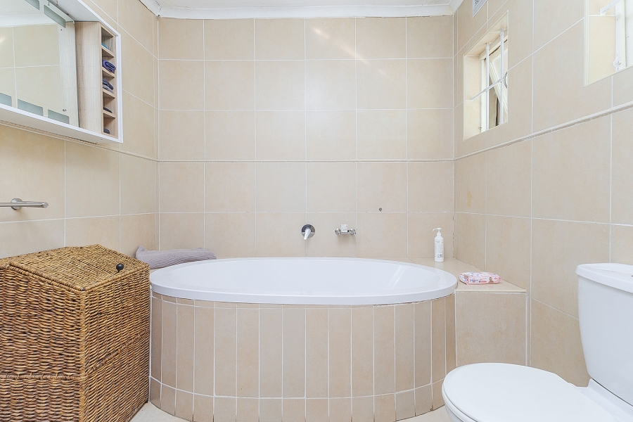 4 Bedroom Property for Sale in Dawncliffe KwaZulu-Natal