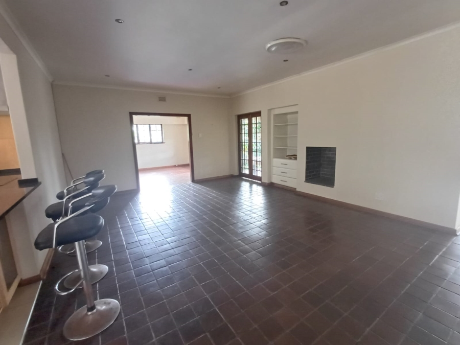 To Let 4 Bedroom Property for Rent in Kloof KwaZulu-Natal