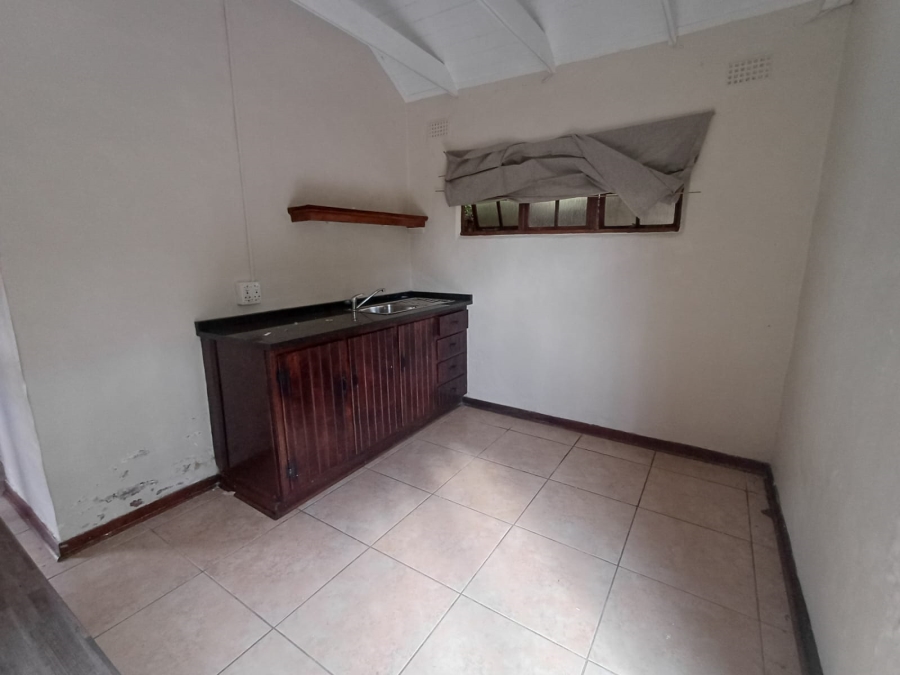 To Let 4 Bedroom Property for Rent in Kloof KwaZulu-Natal