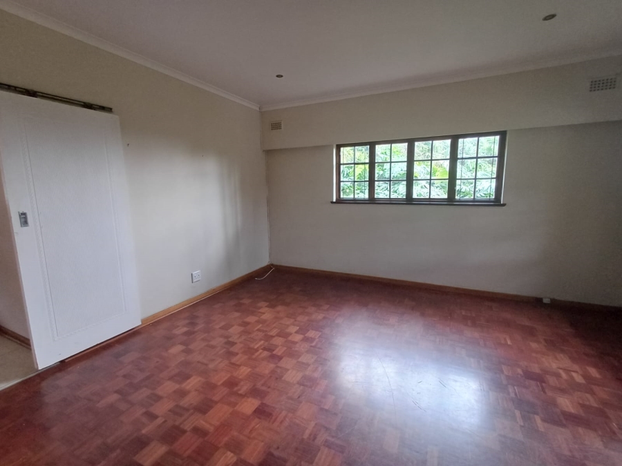 To Let 4 Bedroom Property for Rent in Kloof KwaZulu-Natal