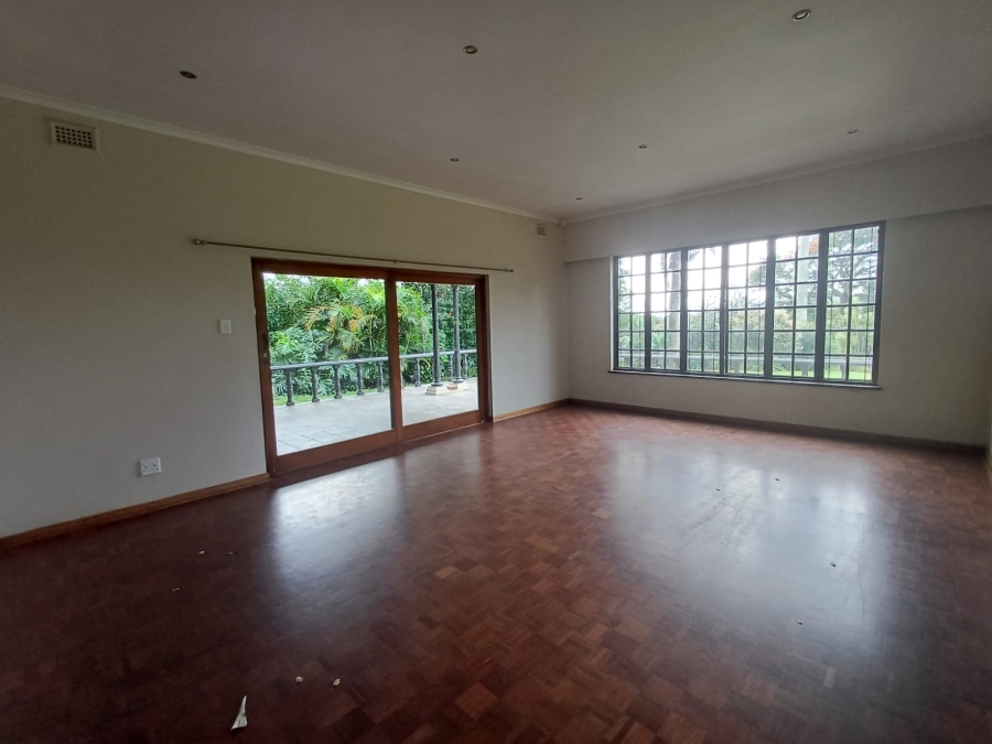 To Let 4 Bedroom Property for Rent in Kloof KwaZulu-Natal