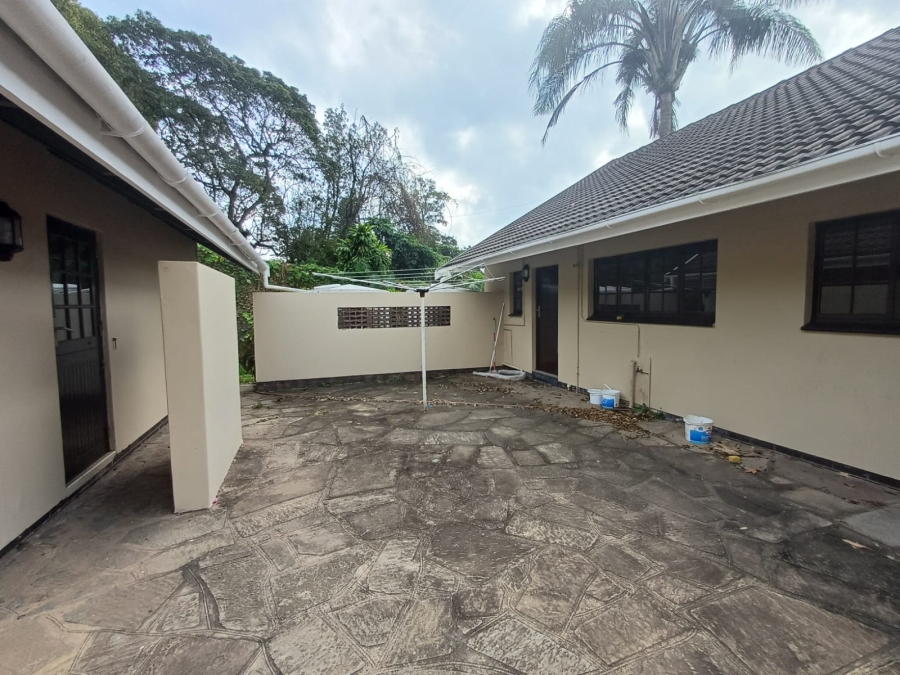 To Let 4 Bedroom Property for Rent in Kloof KwaZulu-Natal