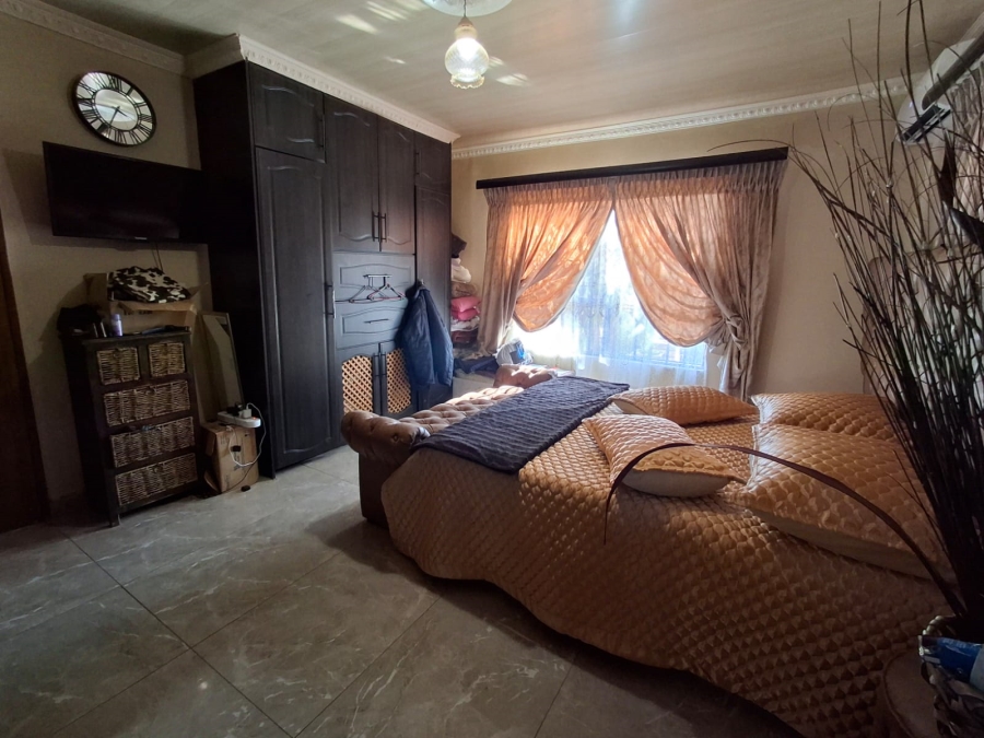 4 Bedroom Property for Sale in Lennoxton KwaZulu-Natal