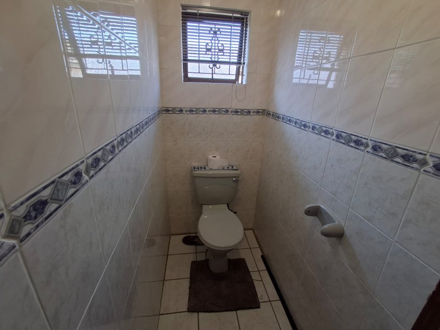 4 Bedroom Property for Sale in Lennoxton KwaZulu-Natal