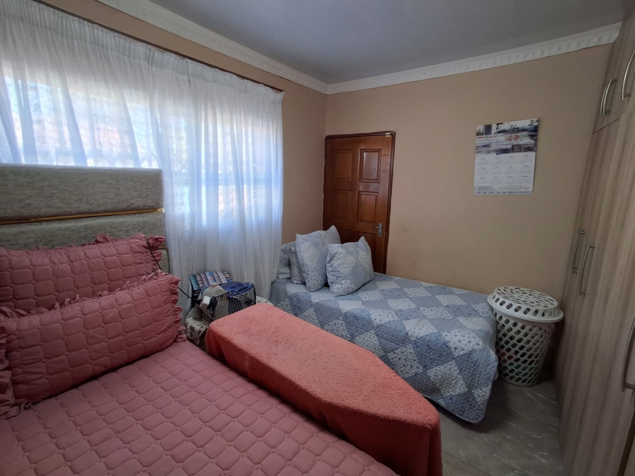 4 Bedroom Property for Sale in Lennoxton KwaZulu-Natal