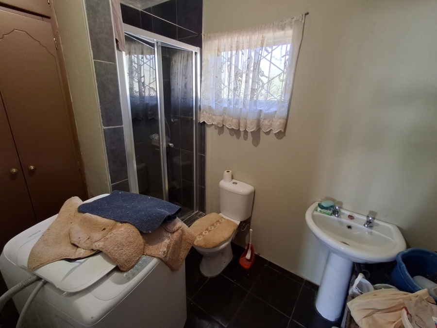 4 Bedroom Property for Sale in Lennoxton KwaZulu-Natal