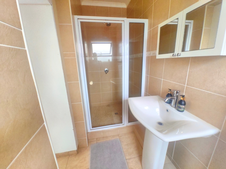 To Let 3 Bedroom Property for Rent in Palm Lakes Estate KwaZulu-Natal