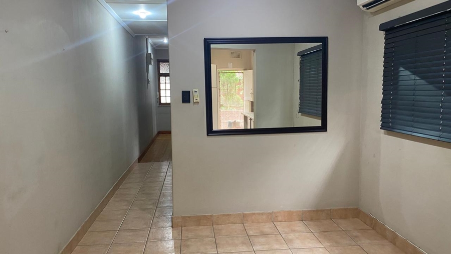 To Let 2 Bedroom Property for Rent in Essenwood KwaZulu-Natal