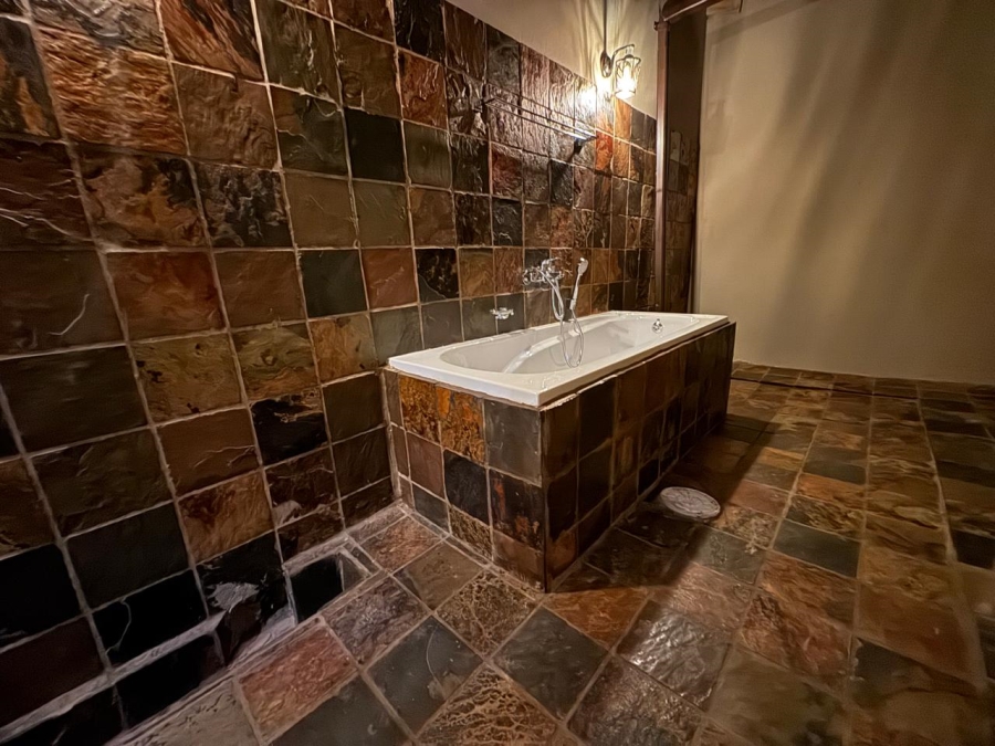 5 Bedroom Property for Sale in Malvern KwaZulu-Natal