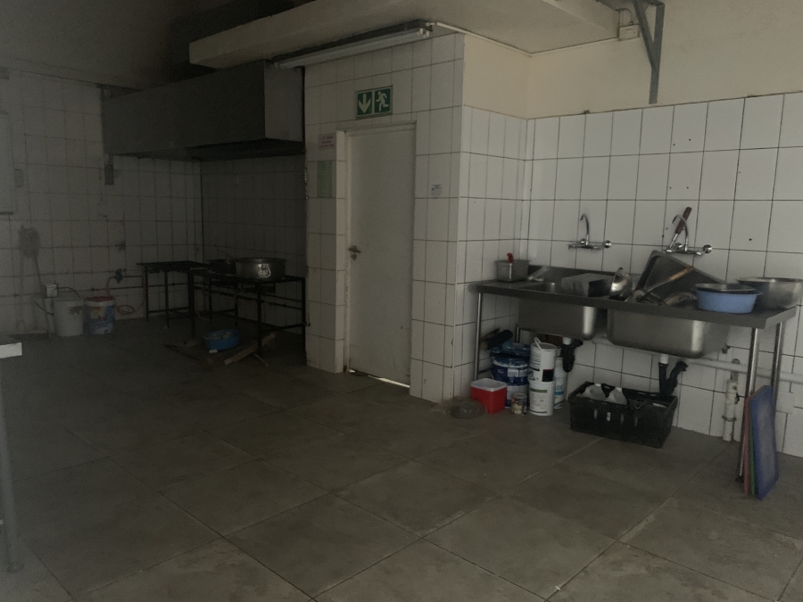 To Let Commercial Property for Rent in La Lucia KwaZulu-Natal