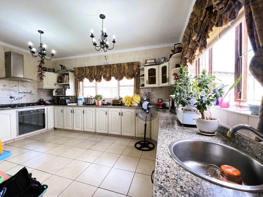 7 Bedroom Property for Sale in Panorama KwaZulu-Natal