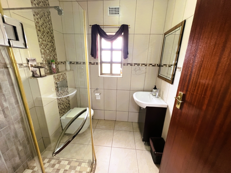 7 Bedroom Property for Sale in Panorama KwaZulu-Natal
