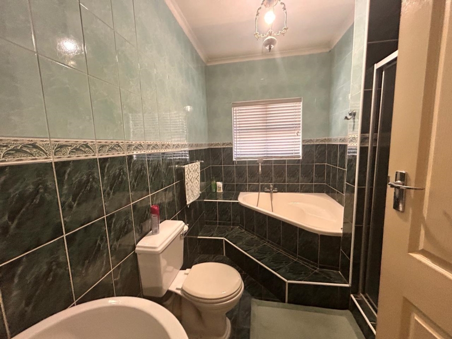 4 Bedroom Property for Sale in Veld En Vlei KwaZulu-Natal