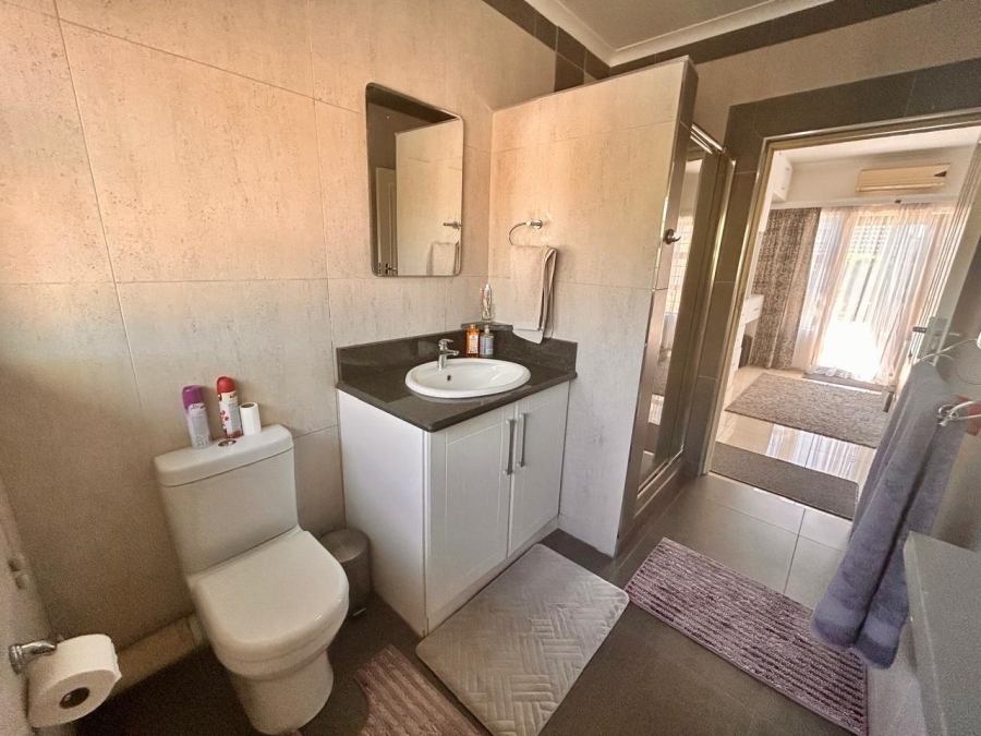 4 Bedroom Property for Sale in Veld En Vlei KwaZulu-Natal