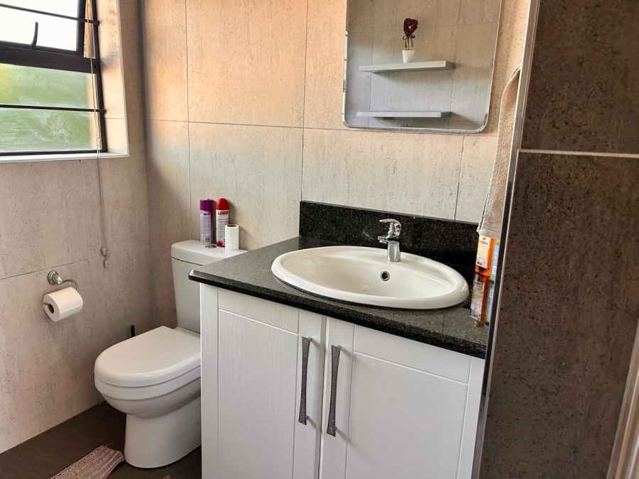 4 Bedroom Property for Sale in Veld En Vlei KwaZulu-Natal