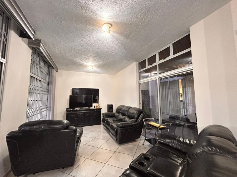 4 Bedroom Property for Sale in Meer En See KwaZulu-Natal