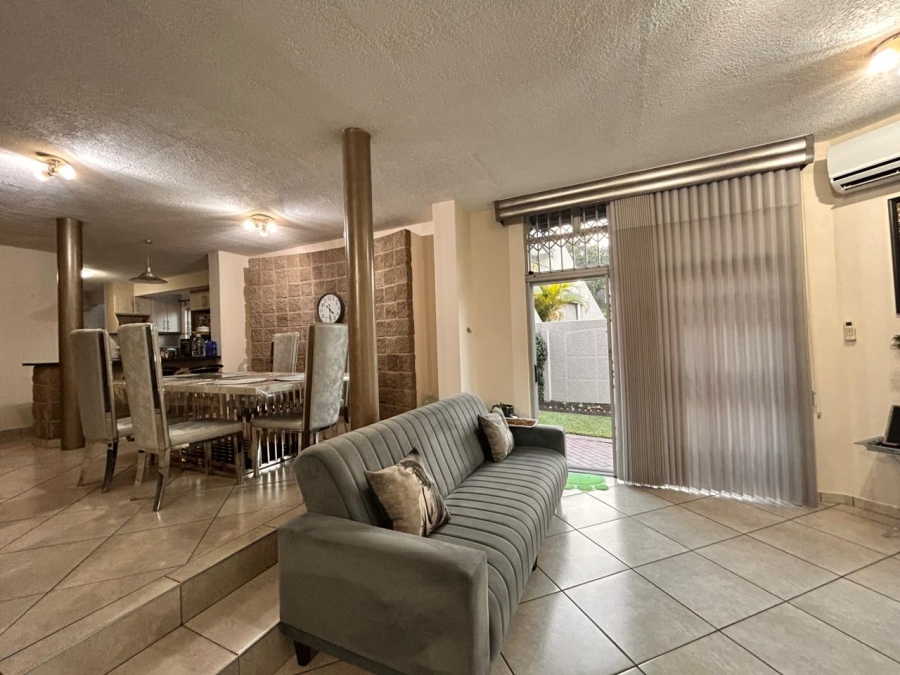 4 Bedroom Property for Sale in Meer En See KwaZulu-Natal