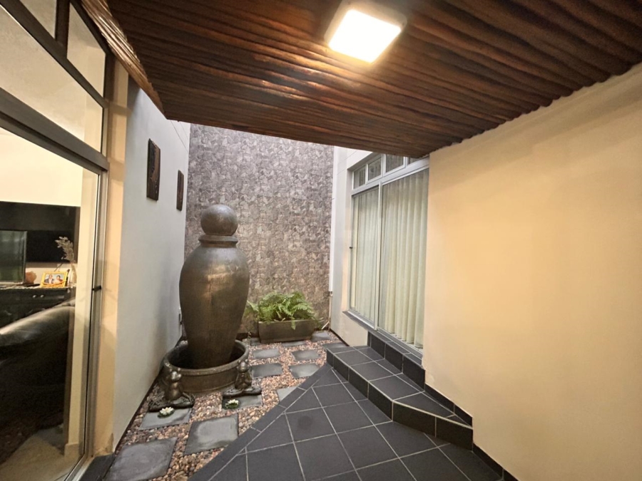 4 Bedroom Property for Sale in Meer En See KwaZulu-Natal