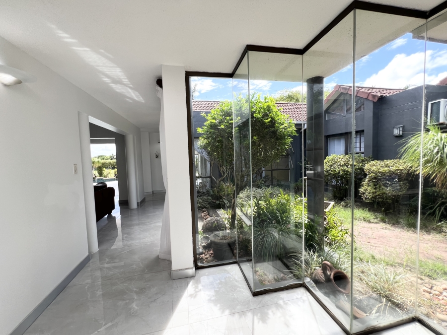 5 Bedroom Property for Sale in Meer En See KwaZulu-Natal