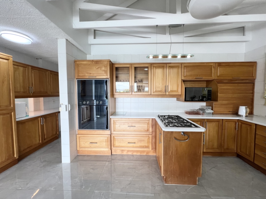 5 Bedroom Property for Sale in Meer En See KwaZulu-Natal