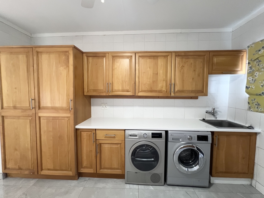 5 Bedroom Property for Sale in Meer En See KwaZulu-Natal