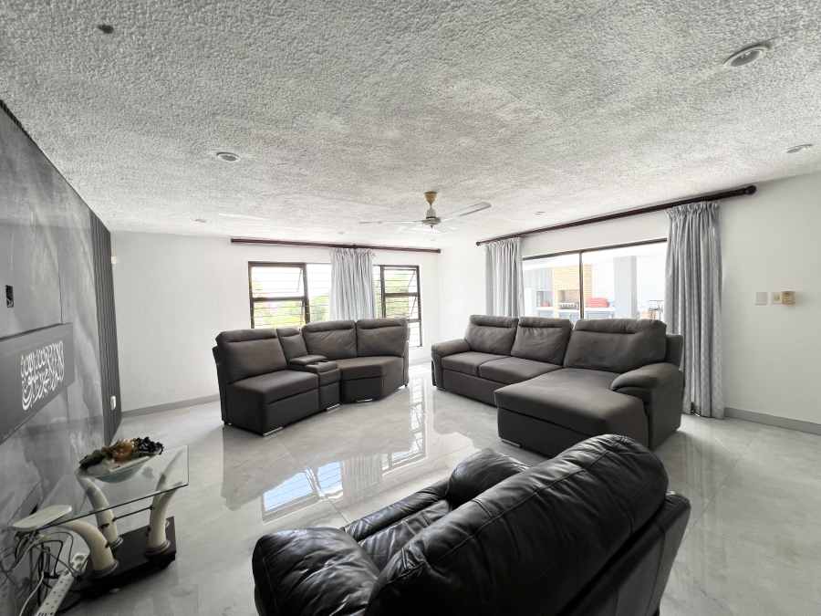 5 Bedroom Property for Sale in Meer En See KwaZulu-Natal