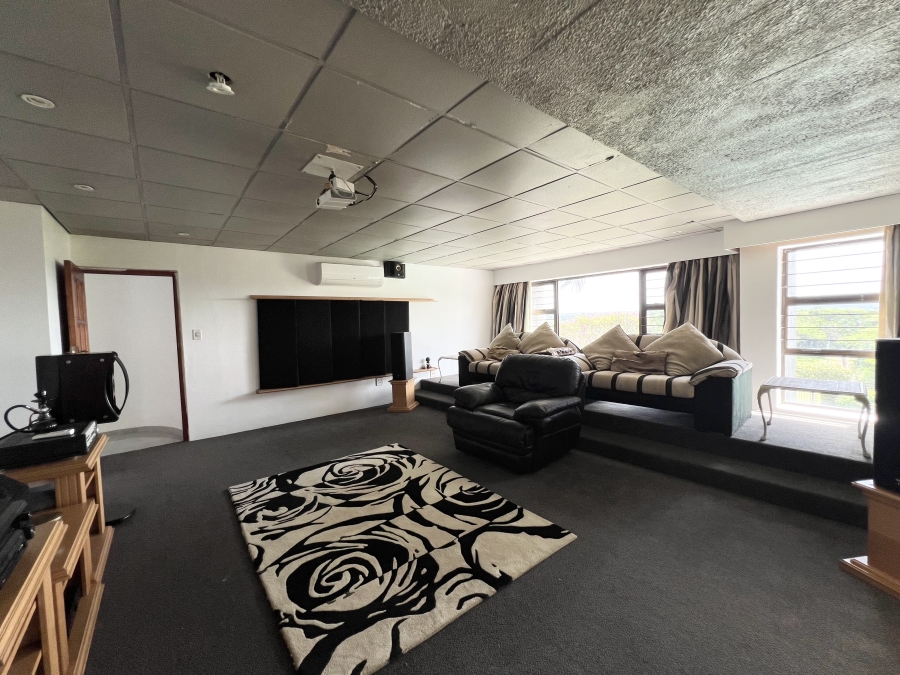 5 Bedroom Property for Sale in Meer En See KwaZulu-Natal