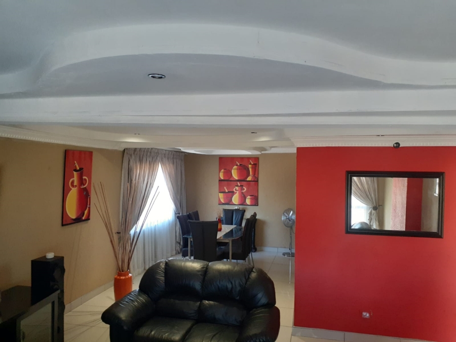 4 Bedroom Property for Sale in Sunnyridge KwaZulu-Natal