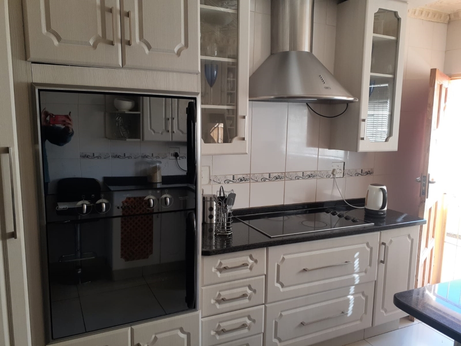 4 Bedroom Property for Sale in Sunnyridge KwaZulu-Natal