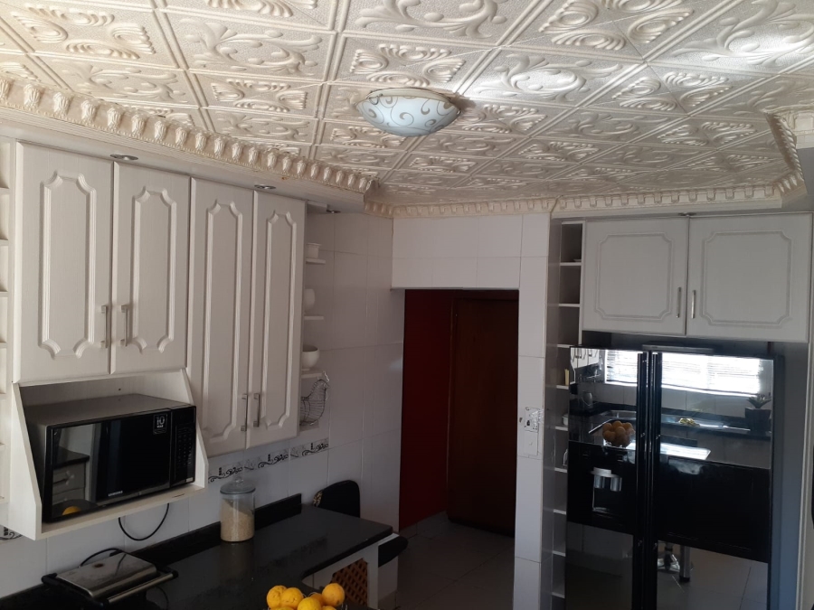 4 Bedroom Property for Sale in Sunnyridge KwaZulu-Natal