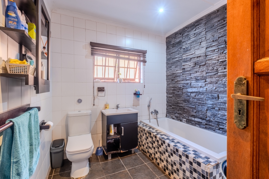4 Bedroom Property for Sale in Glen Hills KwaZulu-Natal