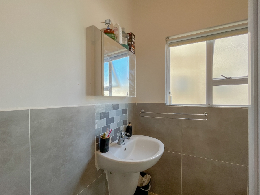 To Let 2 Bedroom Property for Rent in Manor Estates KwaZulu-Natal
