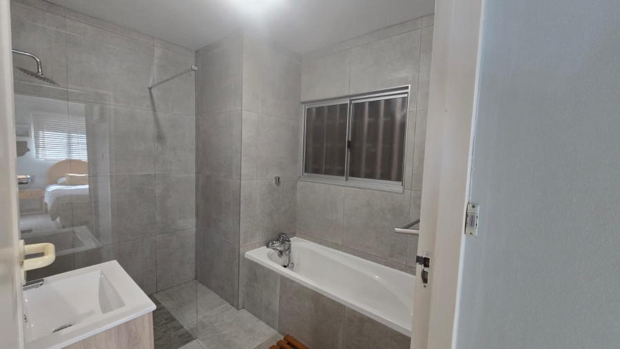 To Let 3 Bedroom Property for Rent in Compensation Beach KwaZulu-Natal