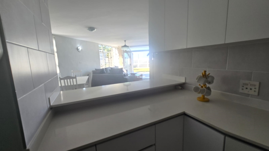 To Let 3 Bedroom Property for Rent in Compensation Beach KwaZulu-Natal