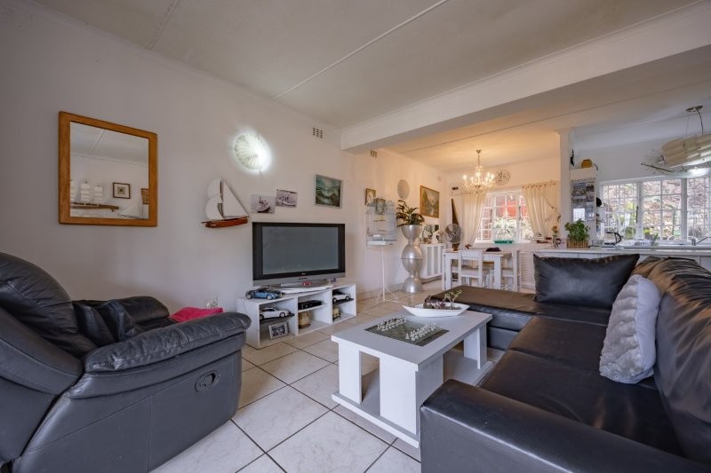4 Bedroom Property for Sale in Cowies Hill KwaZulu-Natal