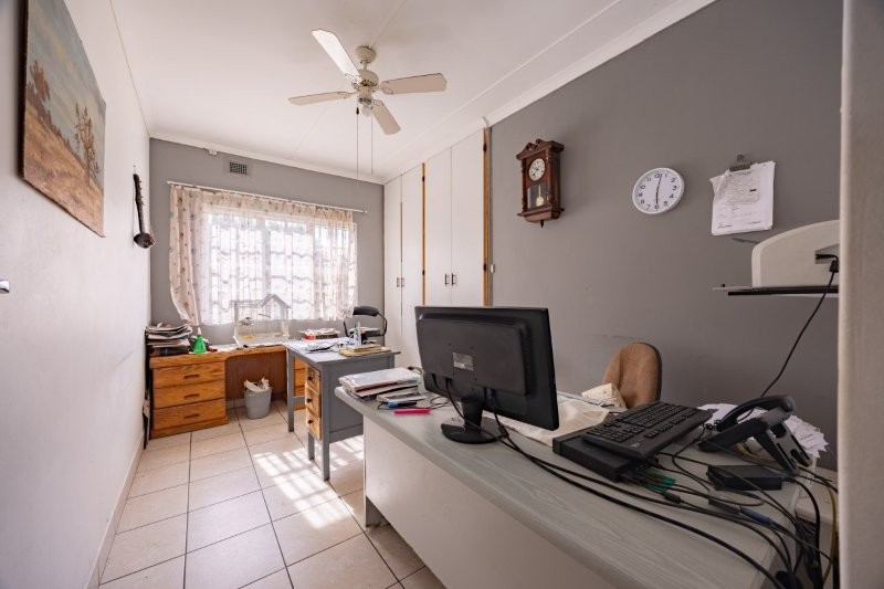 4 Bedroom Property for Sale in Cowies Hill KwaZulu-Natal