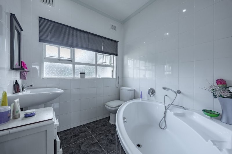 4 Bedroom Property for Sale in Cowies Hill KwaZulu-Natal
