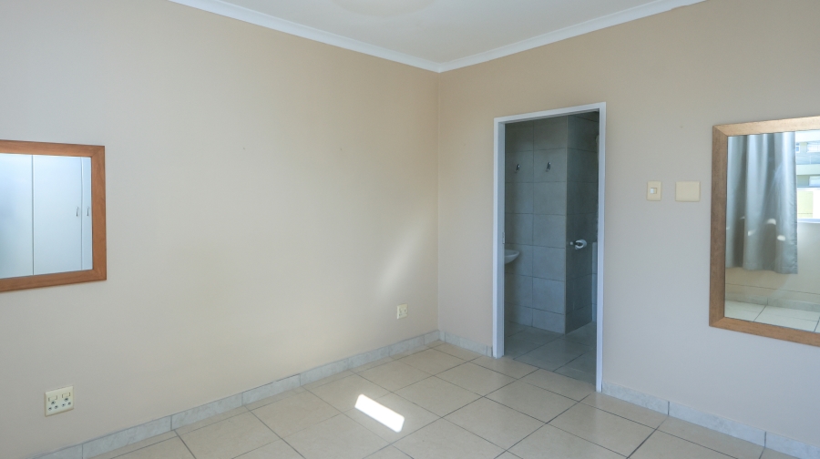 1 Bedroom Property for Sale in New Town Centre KwaZulu-Natal