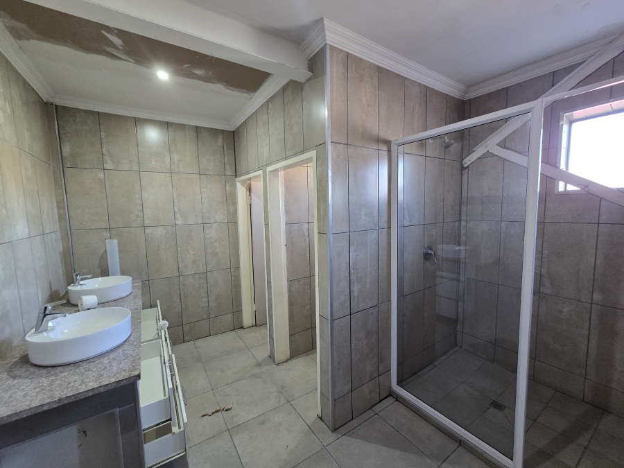 To Let Commercial Property for Rent in New Germany KwaZulu-Natal