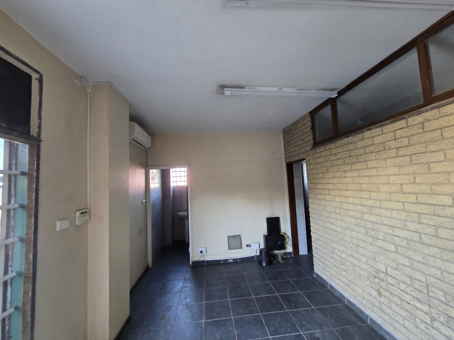 To Let Commercial Property for Rent in New Germany KwaZulu-Natal