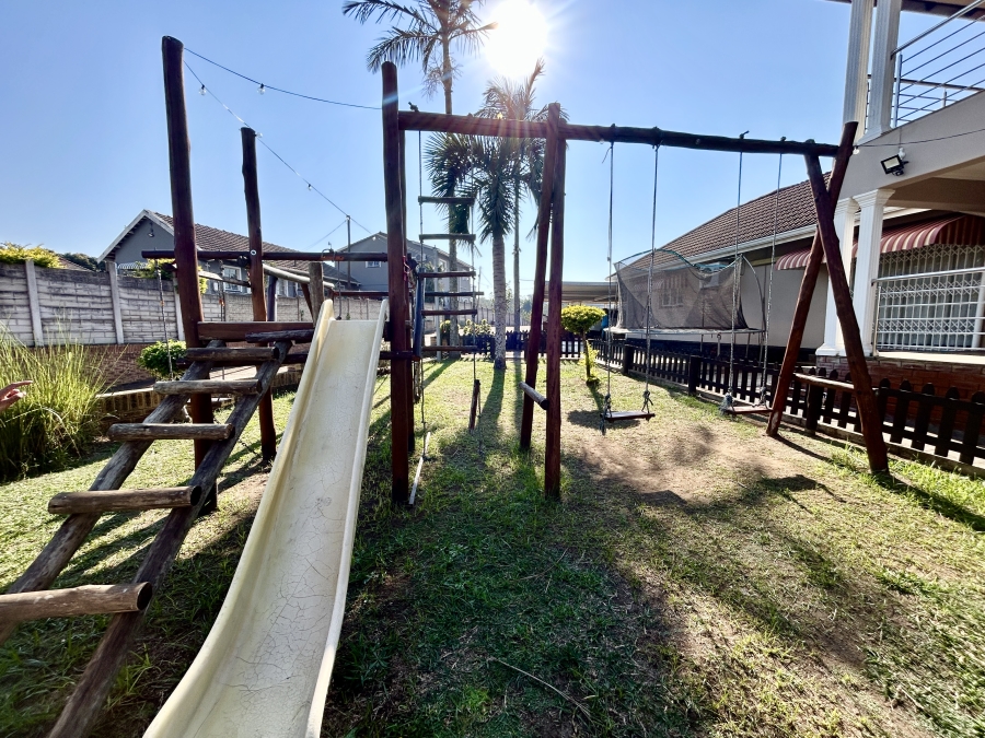 5 Bedroom Property for Sale in Parkside KwaZulu-Natal