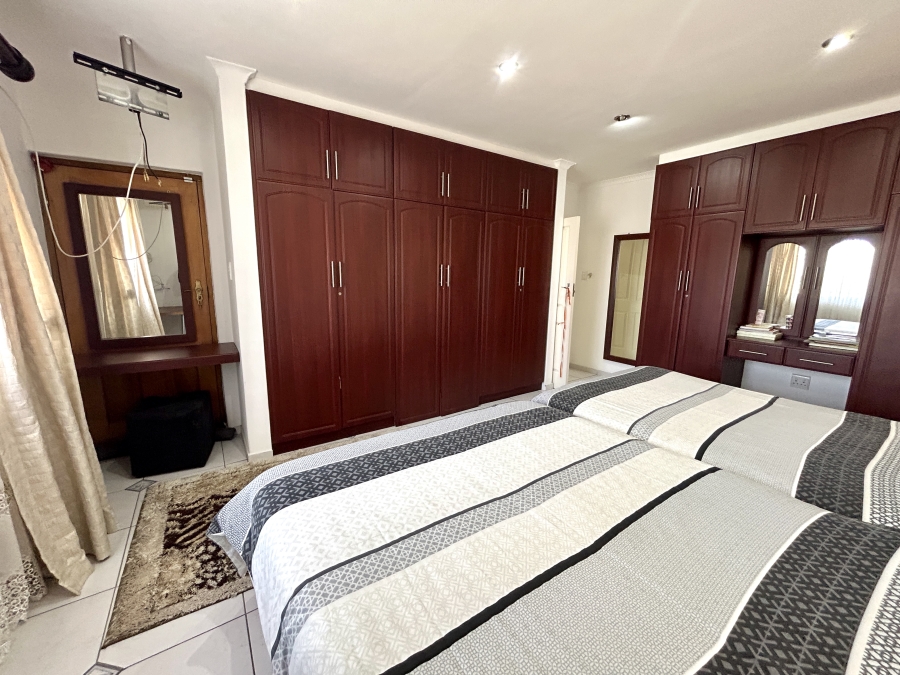 5 Bedroom Property for Sale in Parkside KwaZulu-Natal