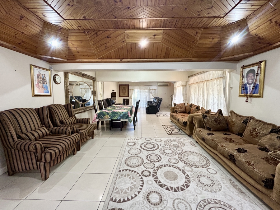 5 Bedroom Property for Sale in Parkside KwaZulu-Natal