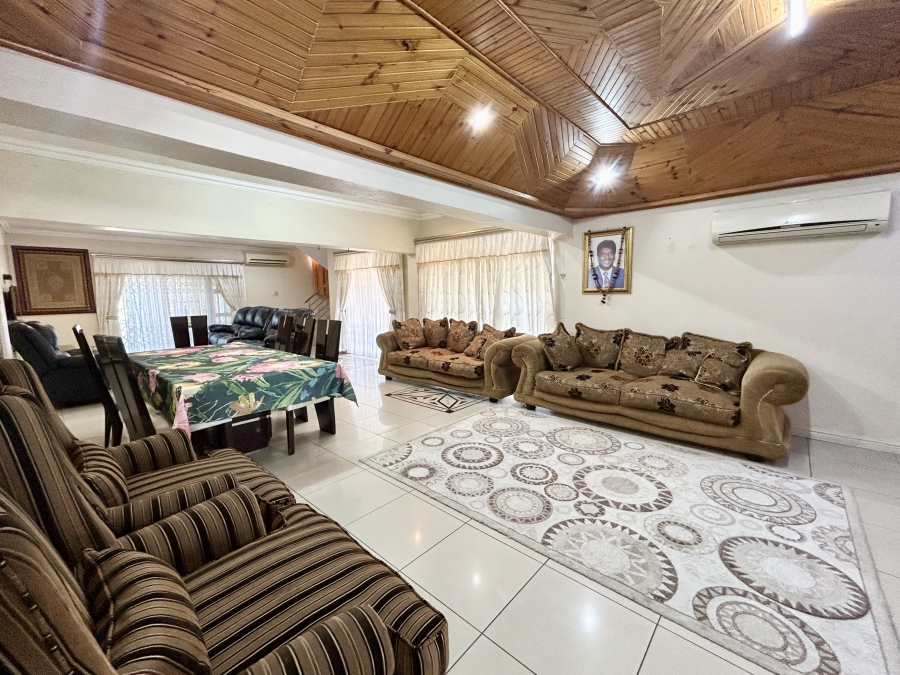 5 Bedroom Property for Sale in Parkside KwaZulu-Natal