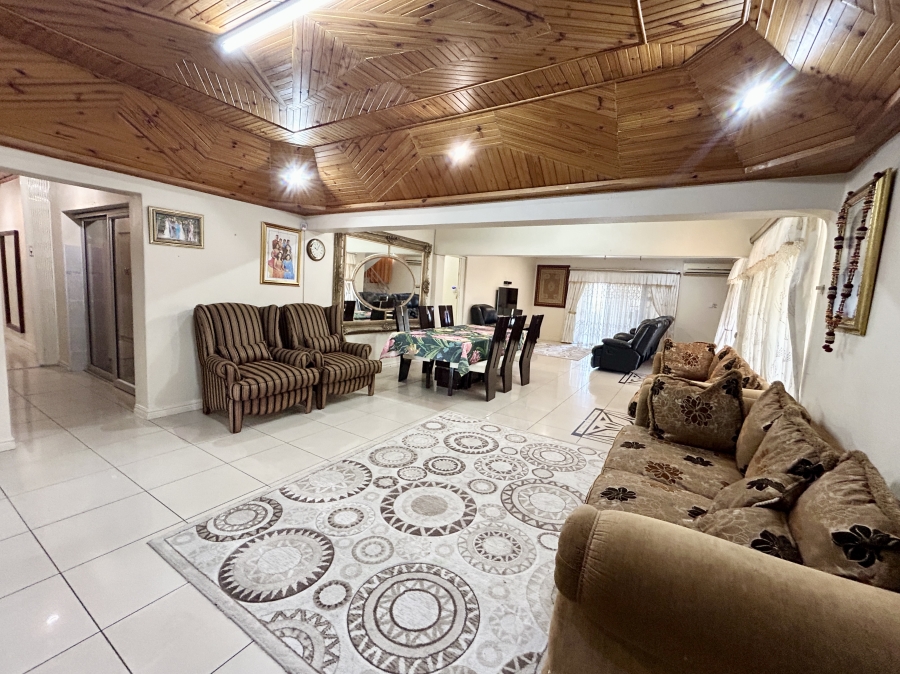 5 Bedroom Property for Sale in Parkside KwaZulu-Natal
