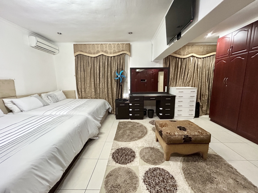 5 Bedroom Property for Sale in Parkside KwaZulu-Natal