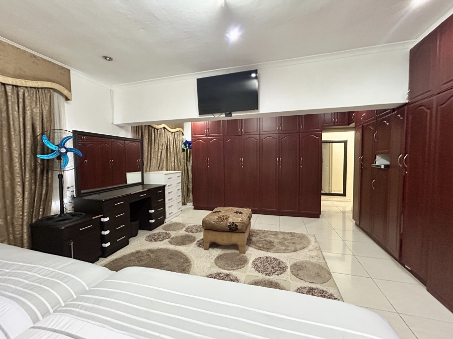 5 Bedroom Property for Sale in Parkside KwaZulu-Natal