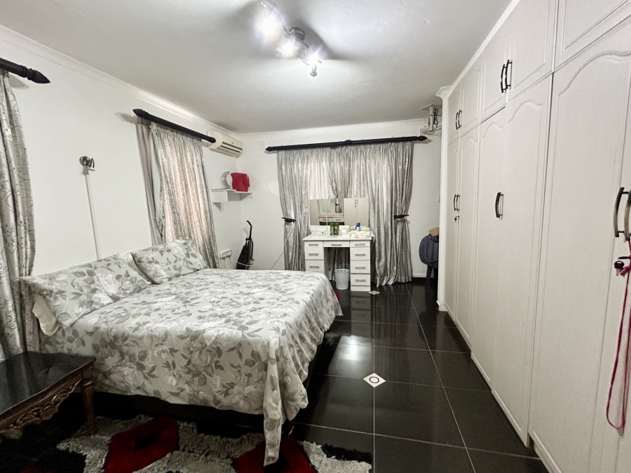 5 Bedroom Property for Sale in Parkside KwaZulu-Natal