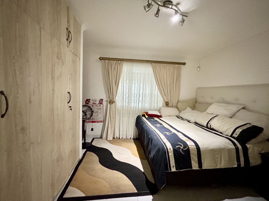 5 Bedroom Property for Sale in Parkside KwaZulu-Natal