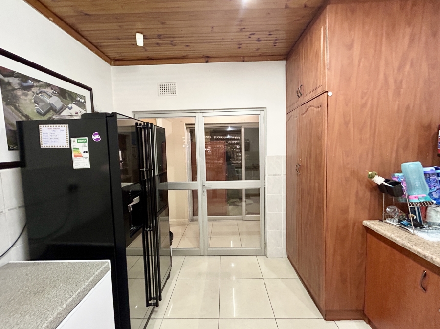 5 Bedroom Property for Sale in Parkside KwaZulu-Natal